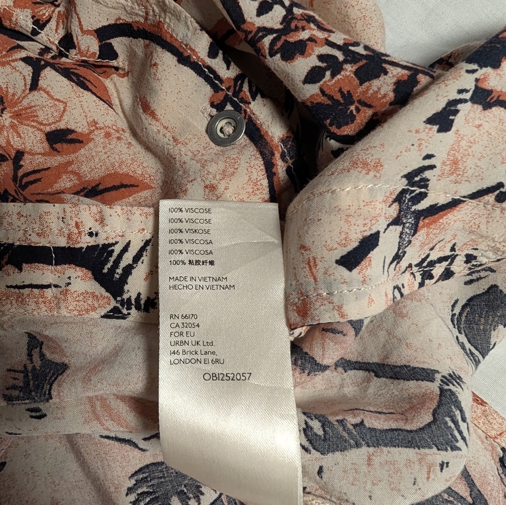 We The Free “It’s A Vibe” Buttondown • Floral Print • Size Large - Picture 5 of 10